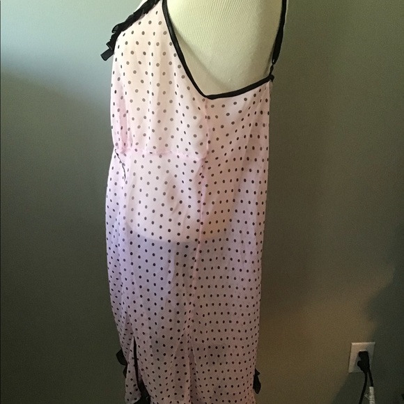 Pennington’s sexy plus-sized sheer, polka dot nightgown - Picture 4 of 7